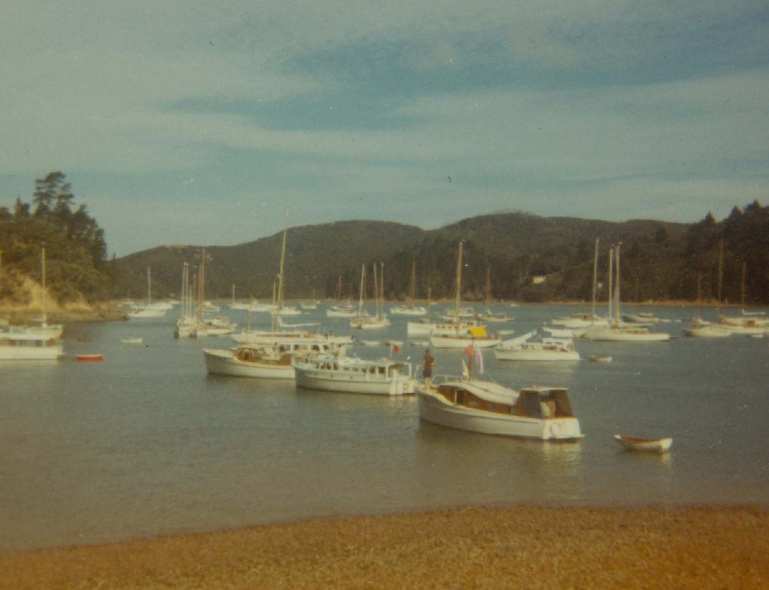 Tiromoana, Alofa, Apache