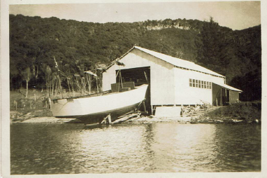 MAHARATIA - HULL LEAVING SMELTING HOUSE BAY c1946-7