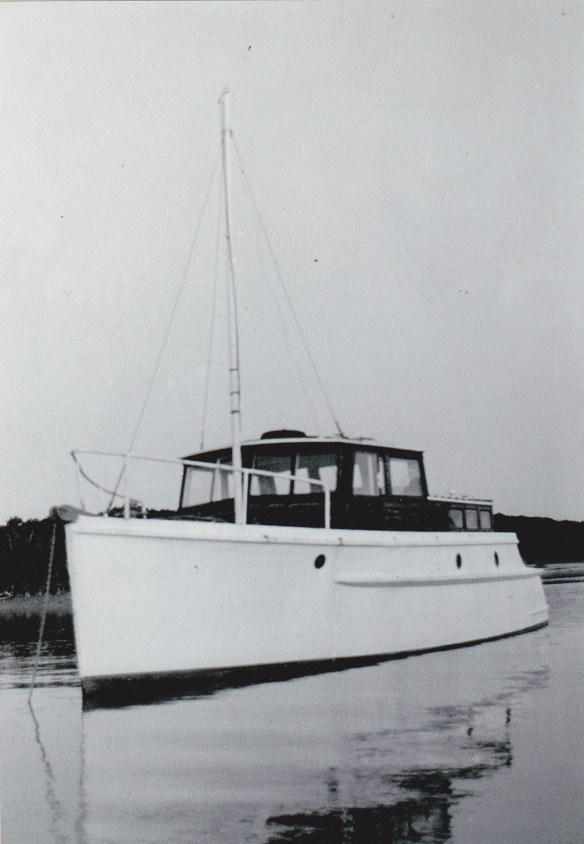 BUILT BY CHARLIE THOMASEN c1940s AT THAMES - 2