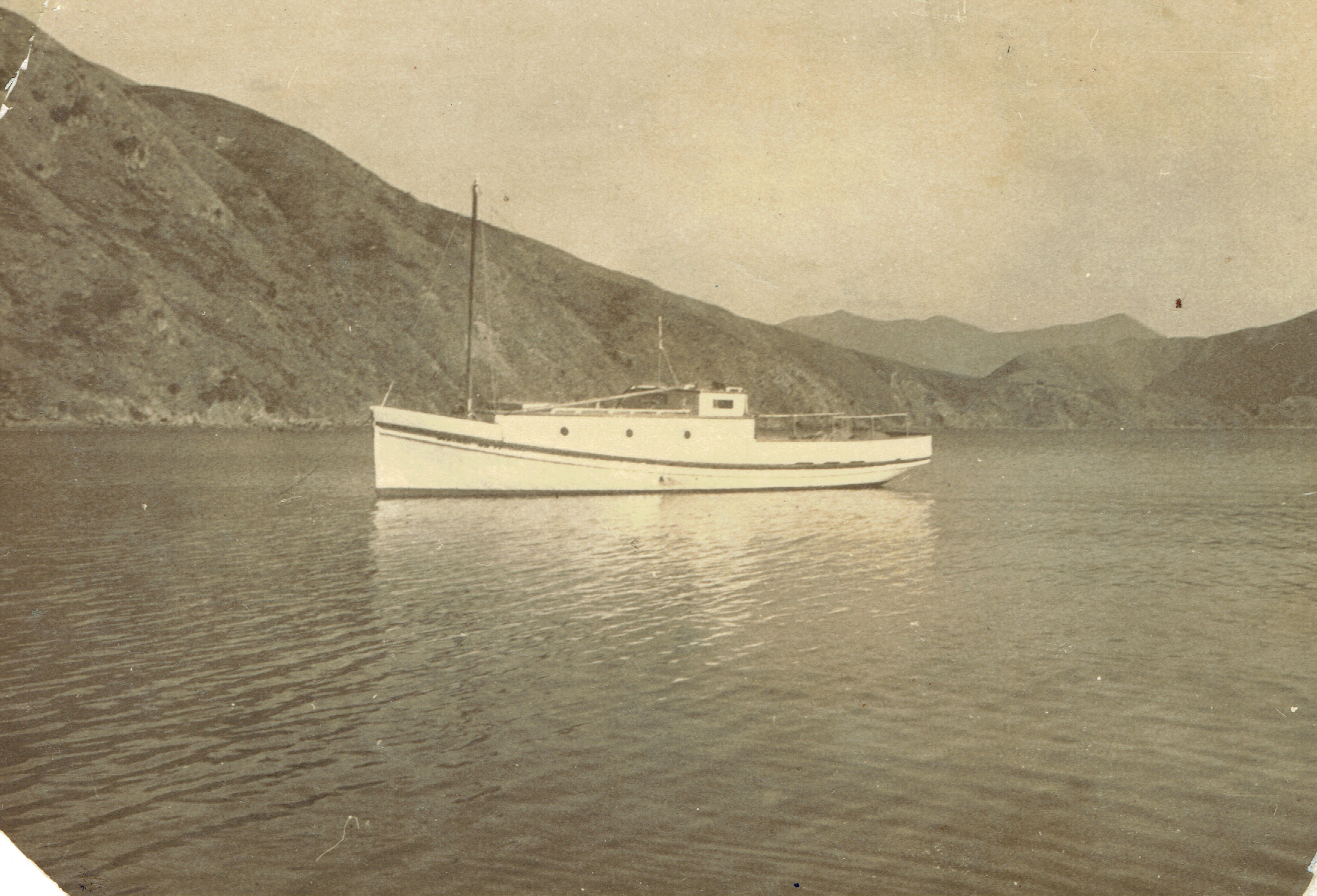 Wainui 1955 Smiths Bay Clay Point 30 10 2015