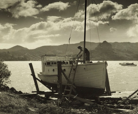 te Papa Man at work on boat, 1950s, New Zealand, by Eric Lee-Johnson.