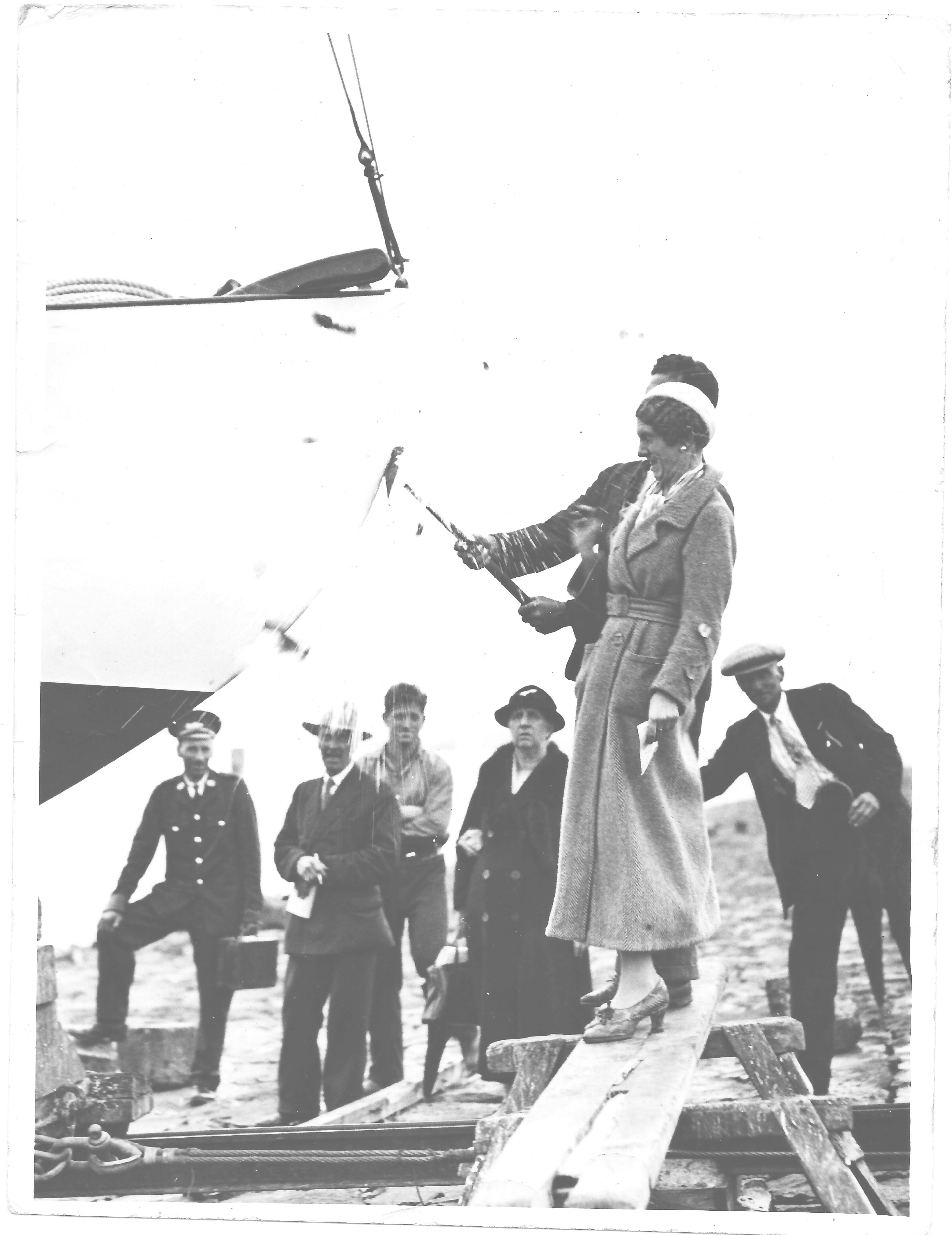Yacht Quest Launching 1936 (2)